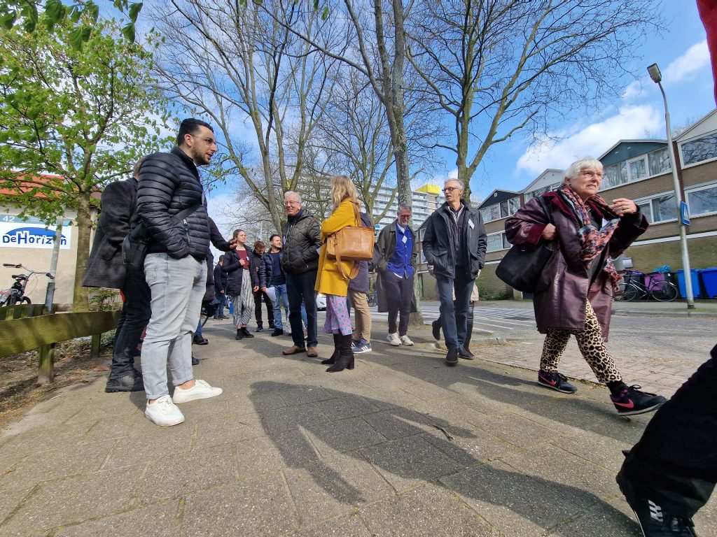 Wijkbezoek Buitenhof Levert Veel Gespreksstof Op Ris Delft 